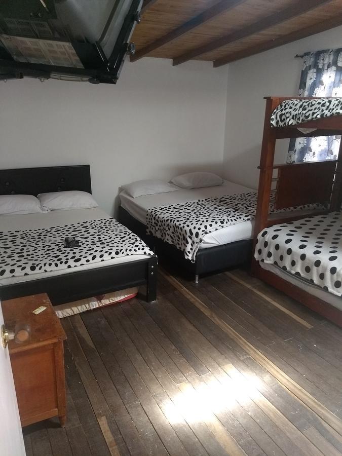 Guatapé Hostel El Encanto מראה חיצוני תמונה